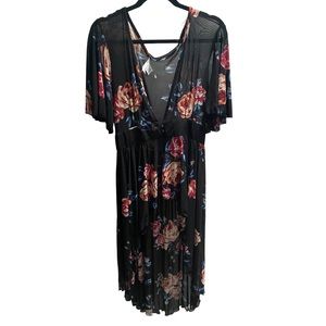 🖤5/$20 NWOT Long Flowy Floral Coverup Top